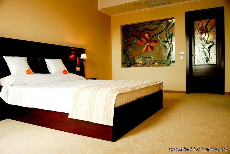 Royal Class Hotel Kaloşvar Oda fotoğraf