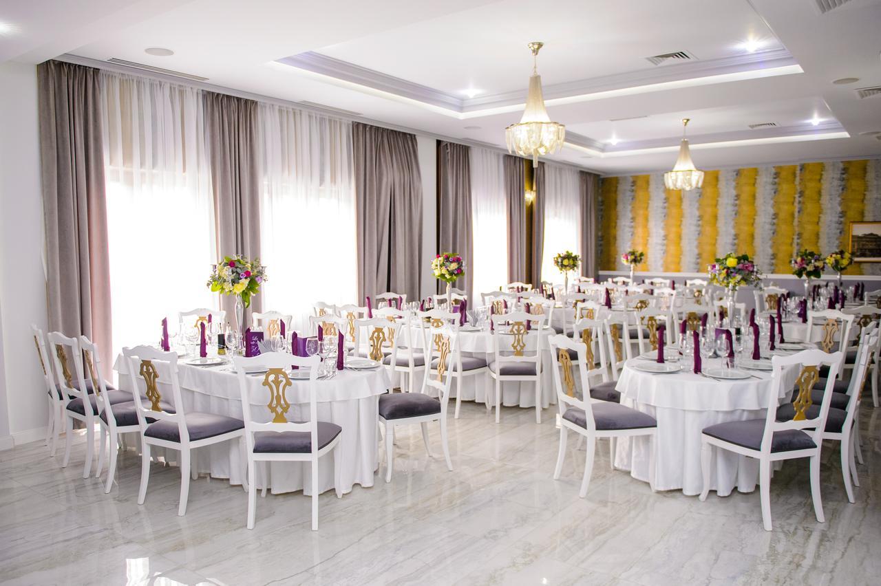 Royal Class Hotel Kaloşvar Dış mekan fotoğraf