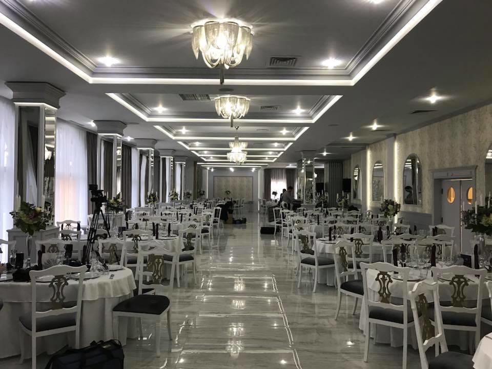 Royal Class Hotel Kaloşvar Dış mekan fotoğraf
