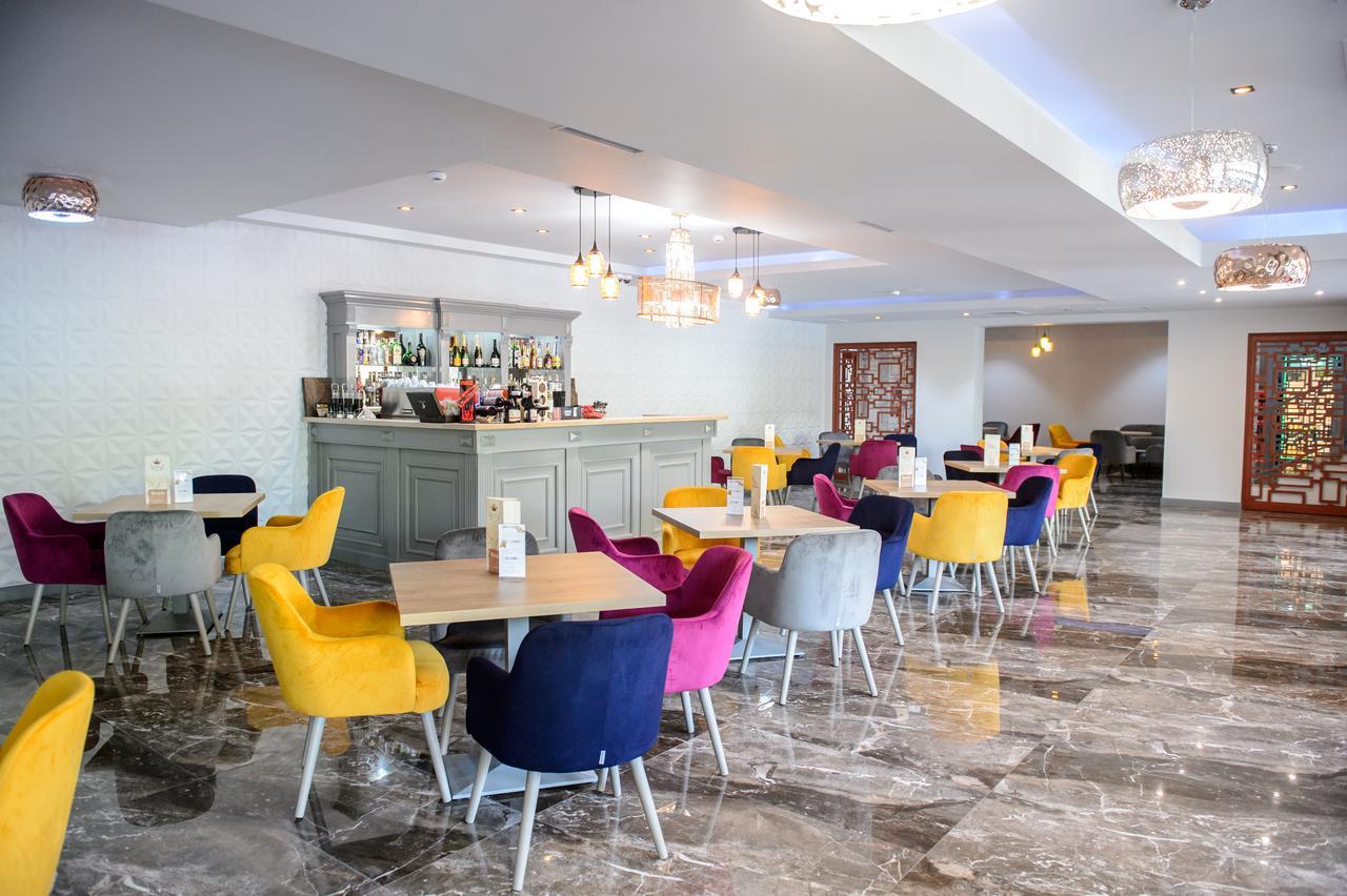 Royal Class Hotel Kaloşvar Dış mekan fotoğraf