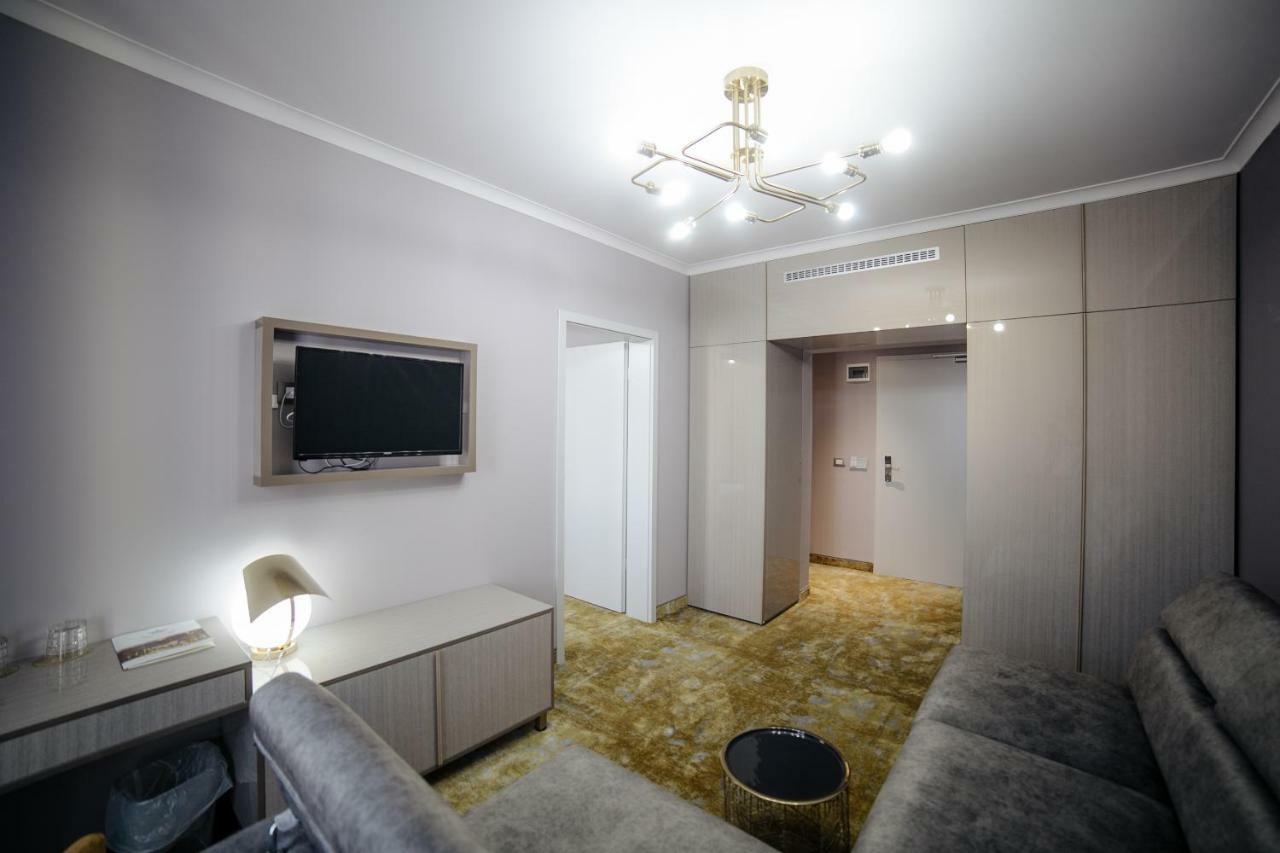 Royal Class Hotel Kaloşvar Dış mekan fotoğraf