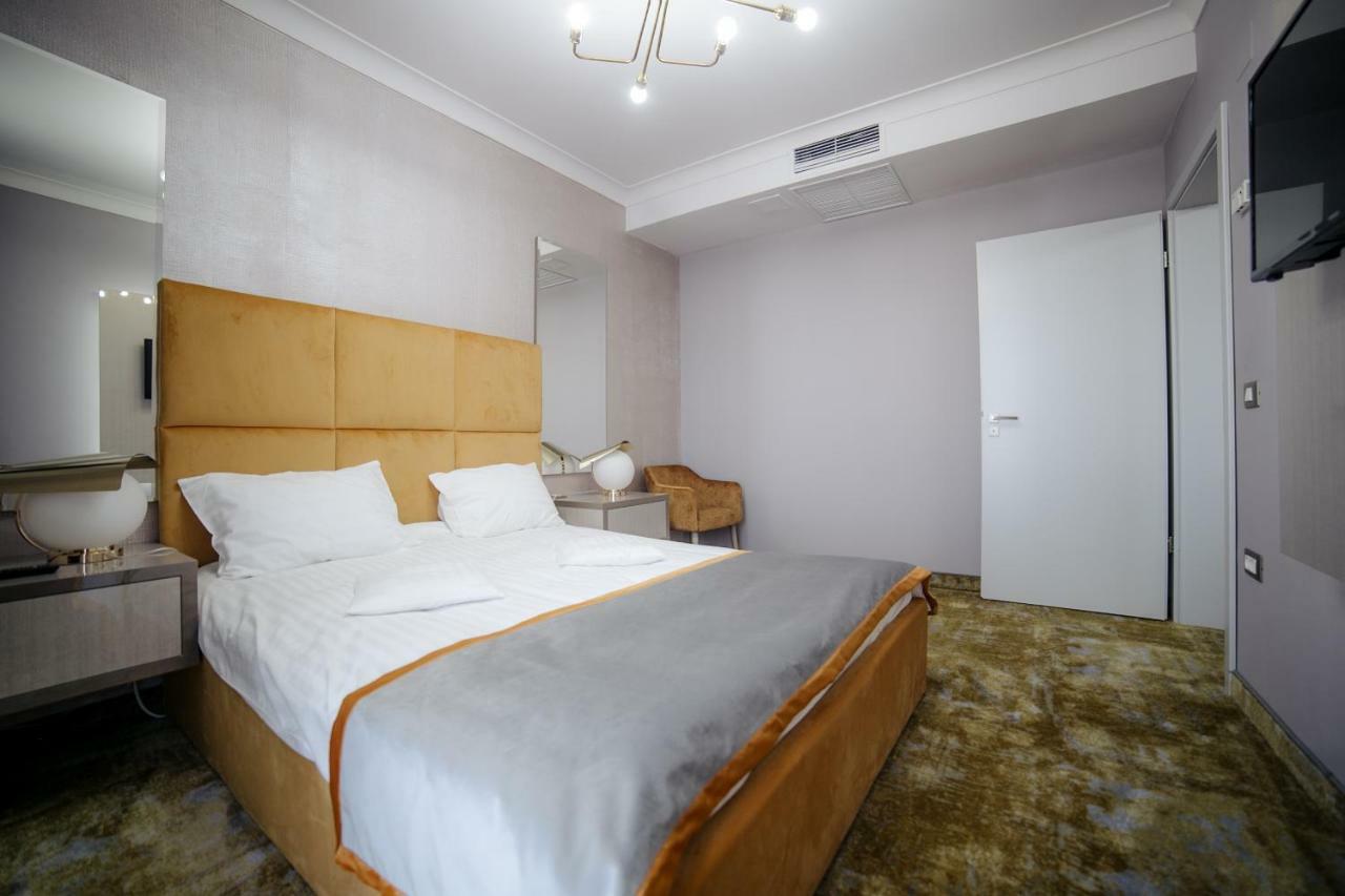 Royal Class Hotel Kaloşvar Dış mekan fotoğraf