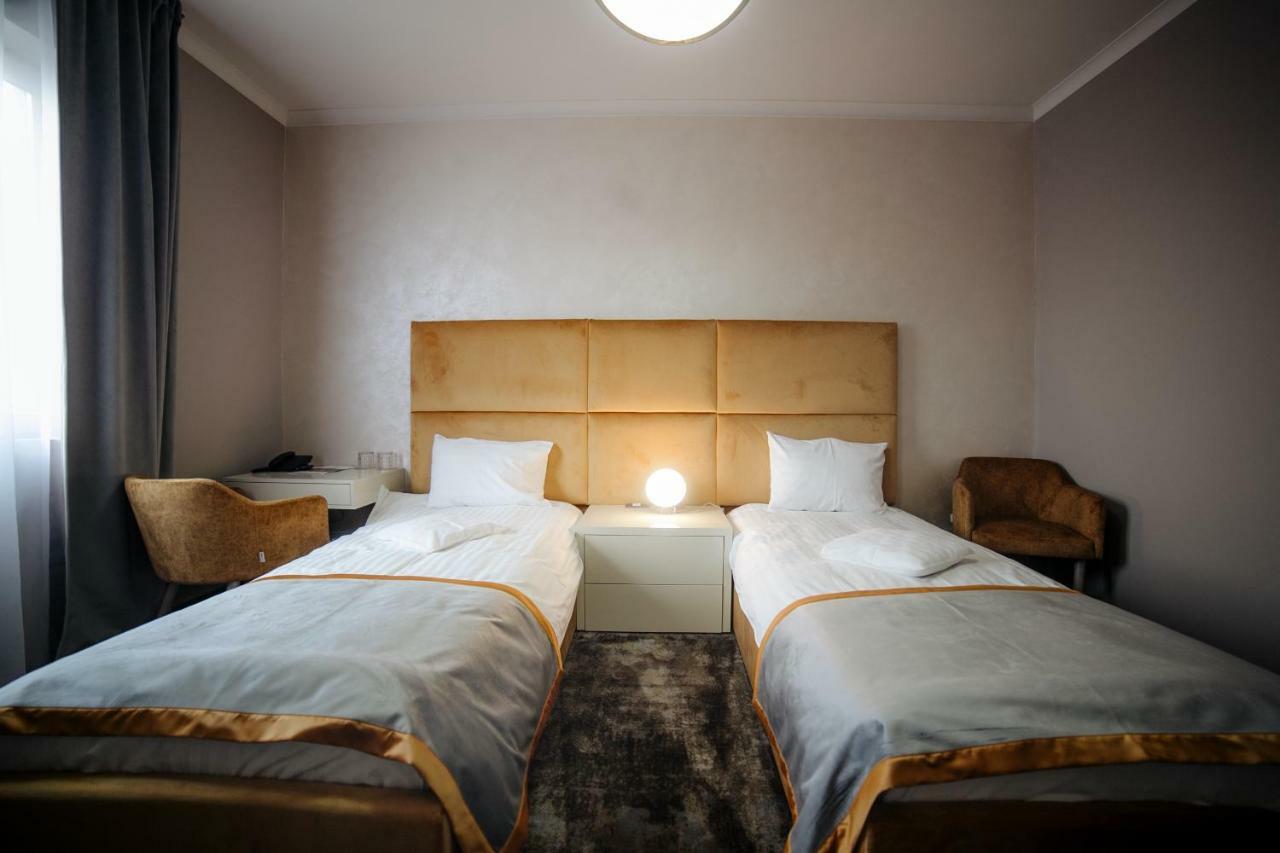 Royal Class Hotel Kaloşvar Dış mekan fotoğraf