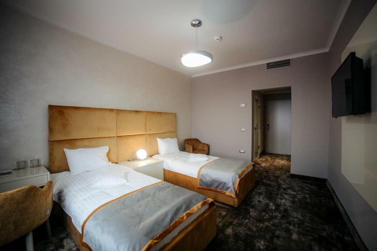 Royal Class Hotel Kaloşvar Dış mekan fotoğraf