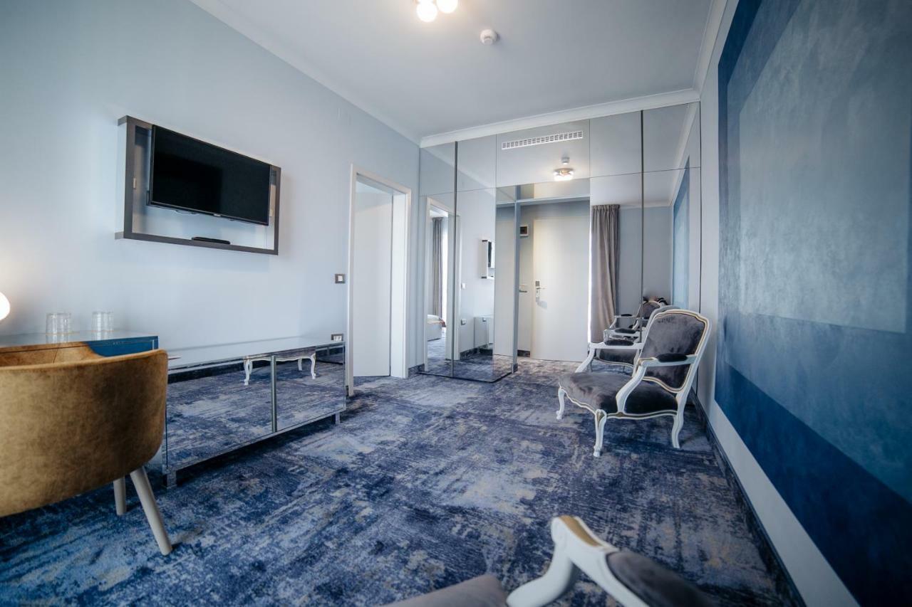 Royal Class Hotel Kaloşvar Dış mekan fotoğraf
