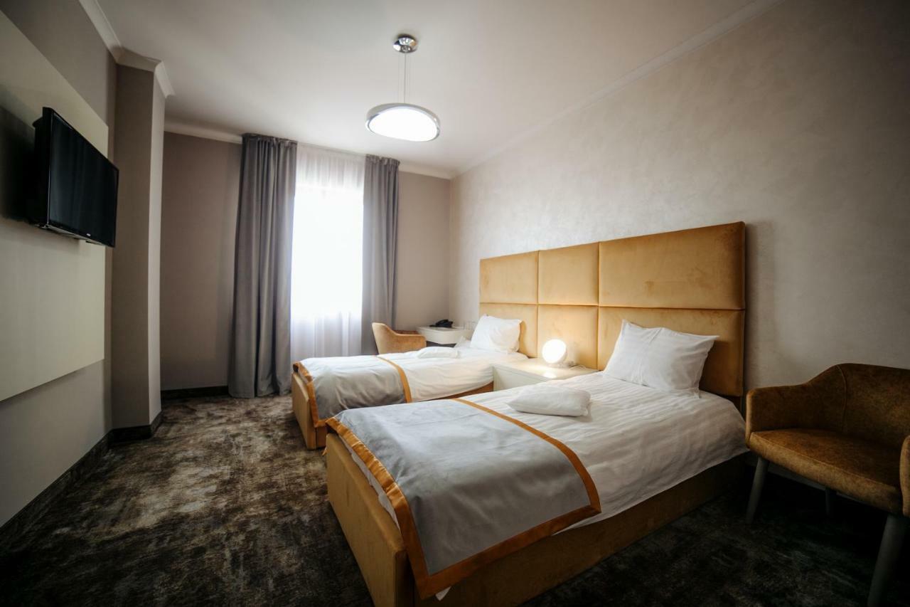 Royal Class Hotel Kaloşvar Dış mekan fotoğraf