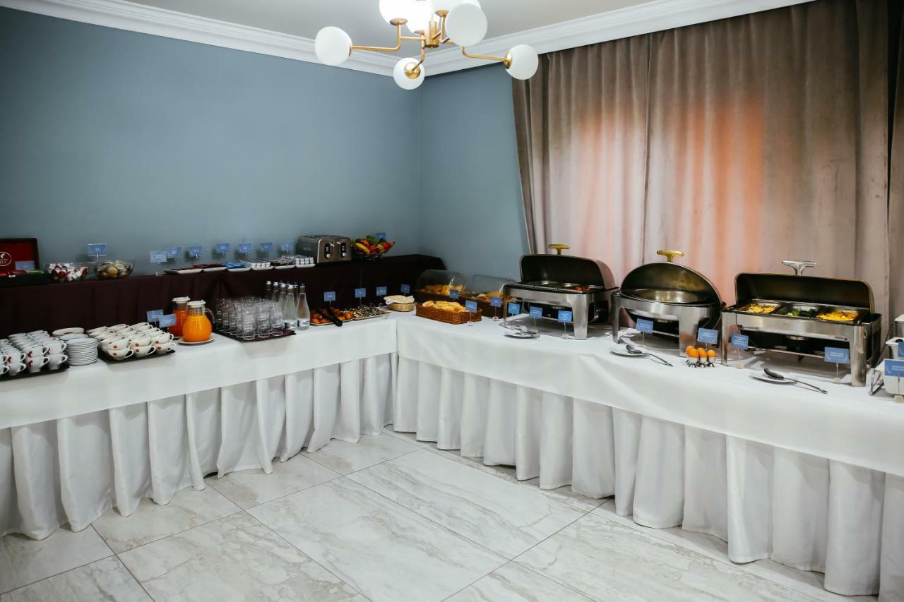Royal Class Hotel Kaloşvar Dış mekan fotoğraf